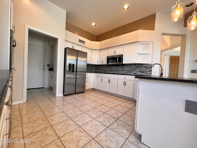 Building Photo - 10123 N Alder Spring Dr