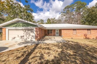 Building Photo - Home for Rent on the Bayou