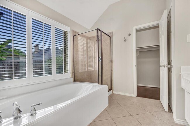 Building Photo - 15814 Finwood Ln