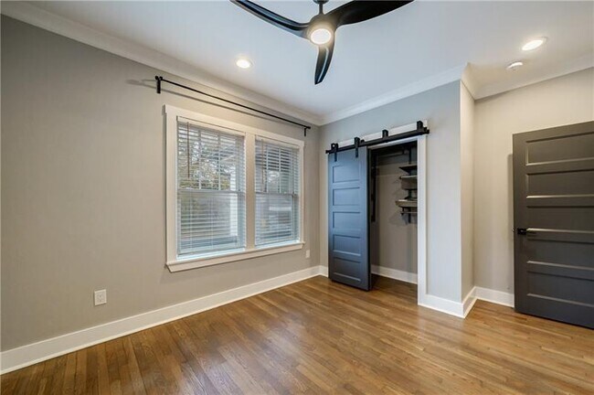 Building Photo - 349 Altoona Pl SW