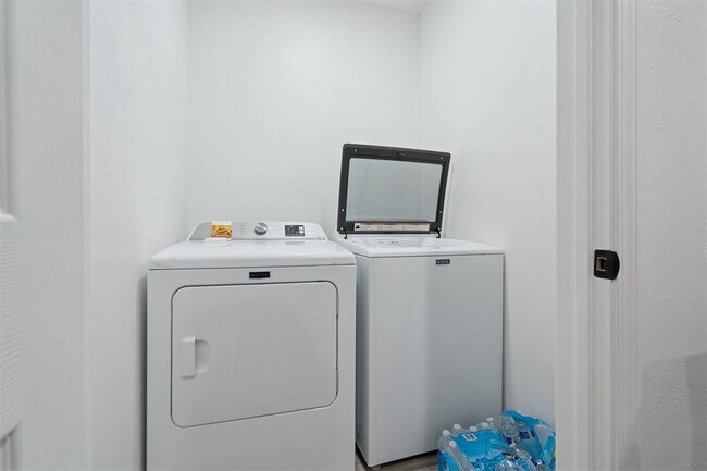 Building Photo - 1200 NE 17th St