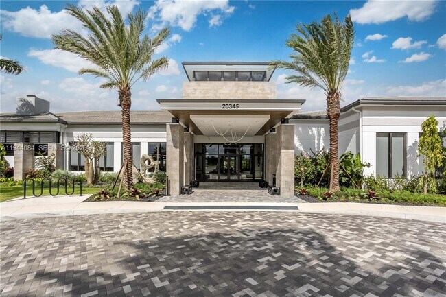 Building Photo - 8525 Crystal Downs Ave