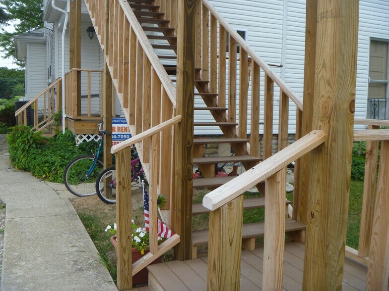 back stairs - 916 W 3rd St