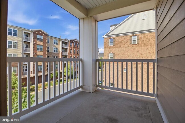 Building Photo - 13735 Air and Space Museum Pkwy