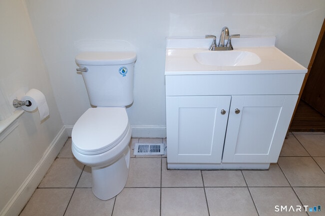 Building Photo - 51 Osborne Ave