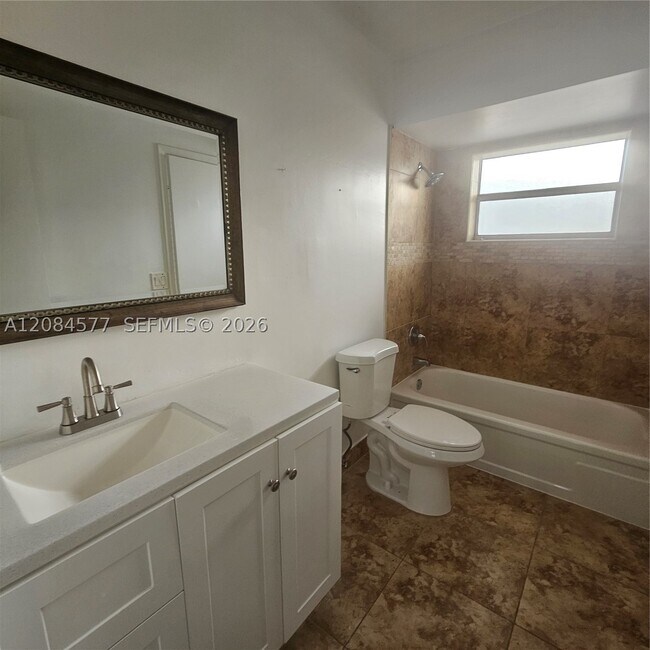 Building Photo - 5021 W Oakland Park Blvd
