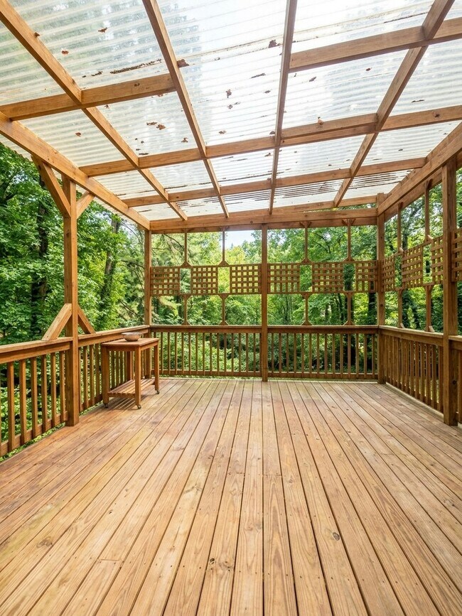 Building Photo - 3920 E Meadow Dr