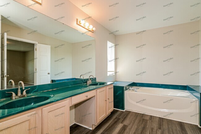 Building Photo - 27 Winding Trails Cir