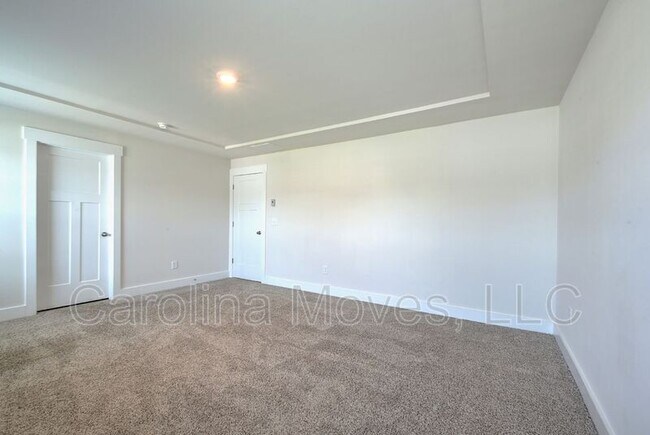 Building Photo - 208 Pewter Cir
