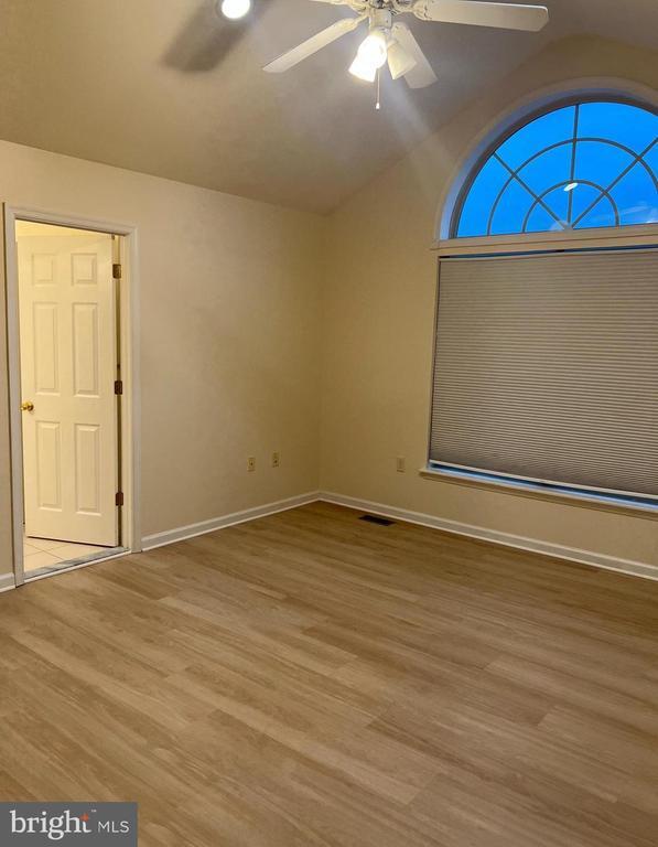 Building Photo - 2037 Powell Dr