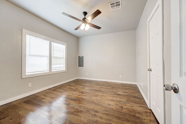 Building Photo - Charming Newly Updated 2 Bed, 2 Bath Home in the Heart of OKC!
