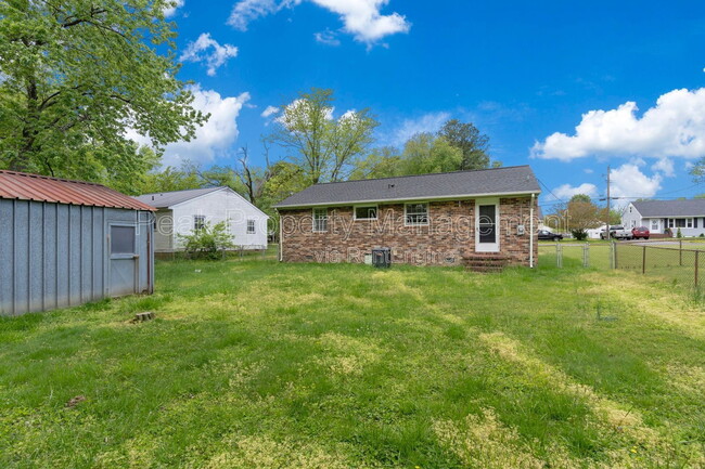 Building Photo - 4830 Kinloch Ln