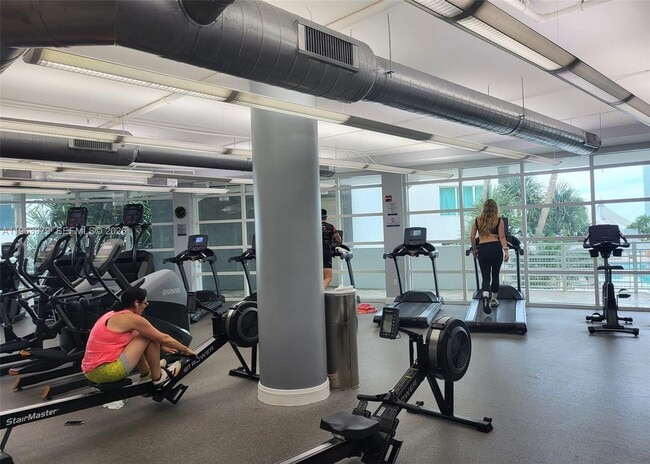 Building Photo - 253 NE 2nd St