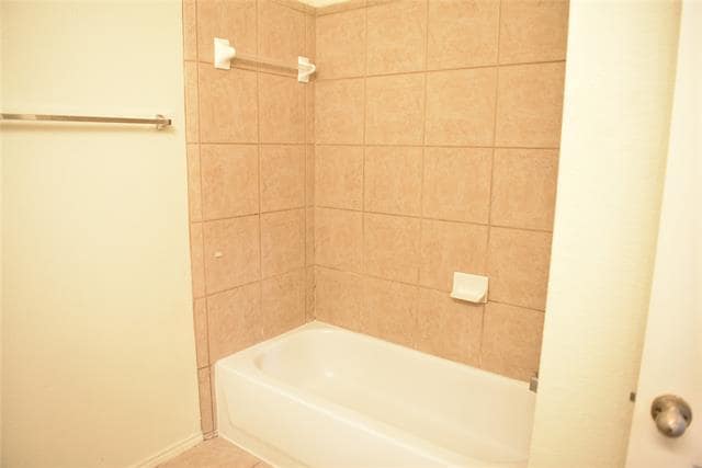 Building Photo - 9912 Wyndbrook Dr