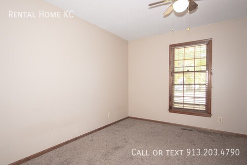 Building Photo - 13828 W 110th Terrace
