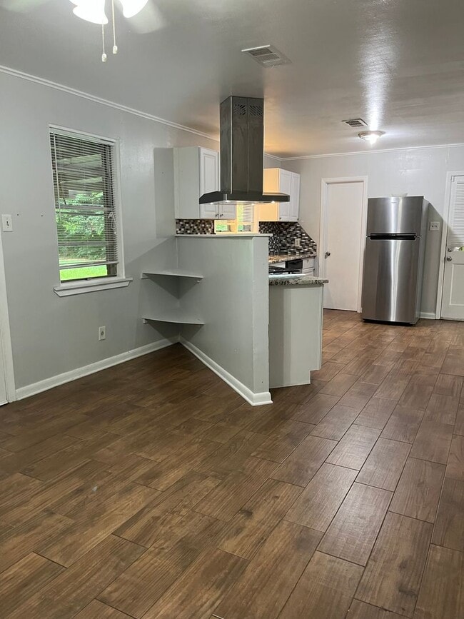 Building Photo - Gorgeous..Remodeled !