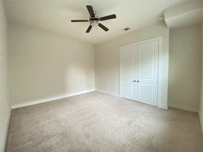 Building Photo - 9510 Cedarpost Square St