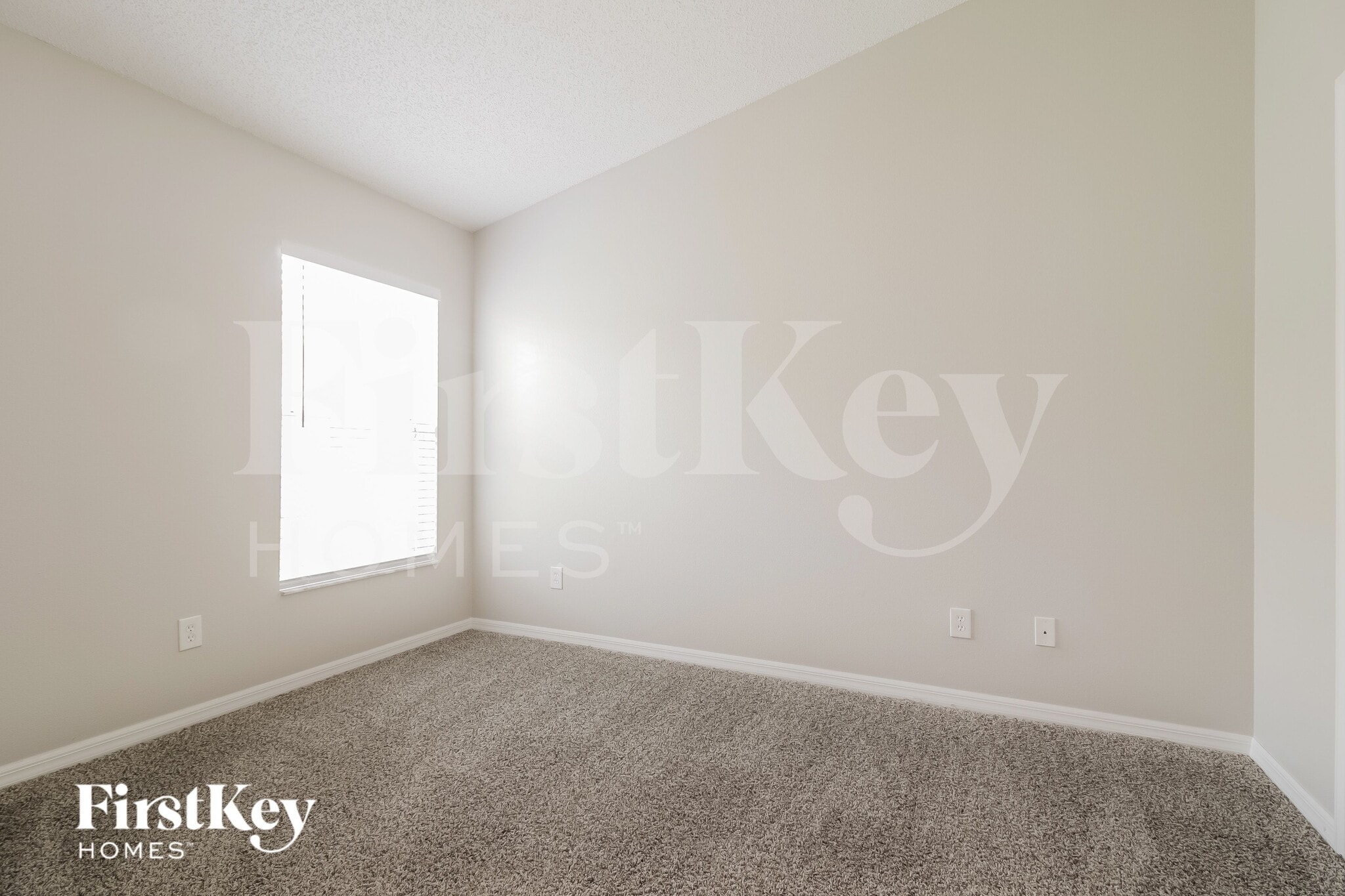 Building Photo - 211 Oak Branch Dr