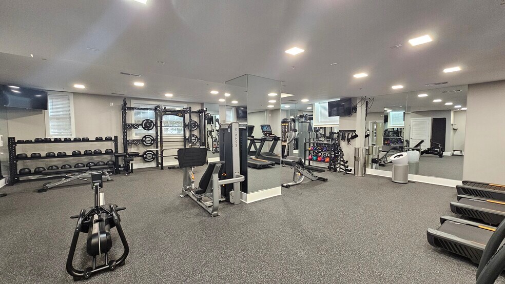 Building Photo - 800 Peachtree St NE