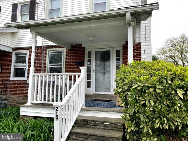 Primary Photo - 219 Williams Rd