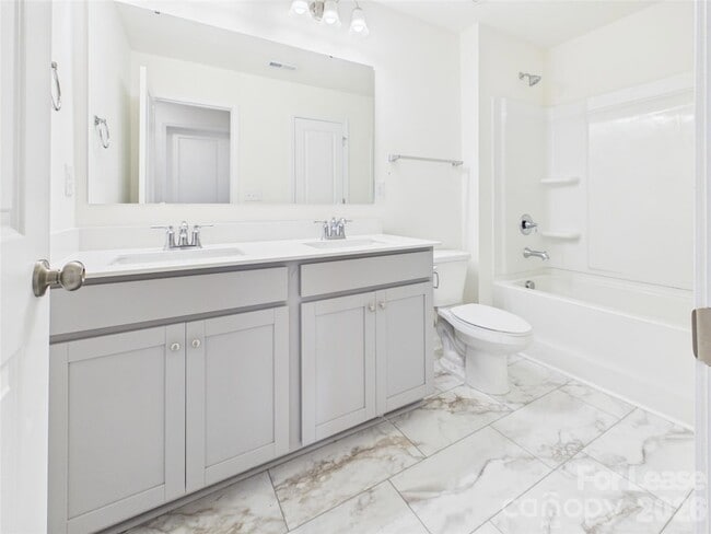 Building Photo - 2794 Yeager Dr NW