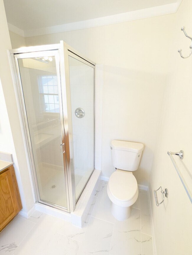 Building Photo - Renovated Townhouse in Frederick ready for...