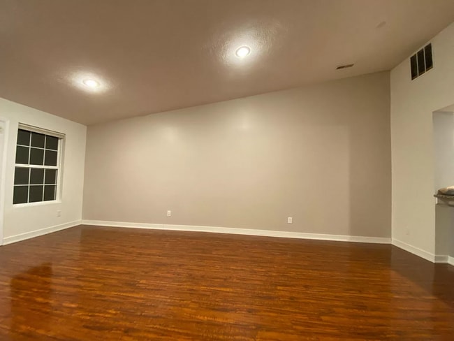 Building Photo - 6073 Sowerby Ln