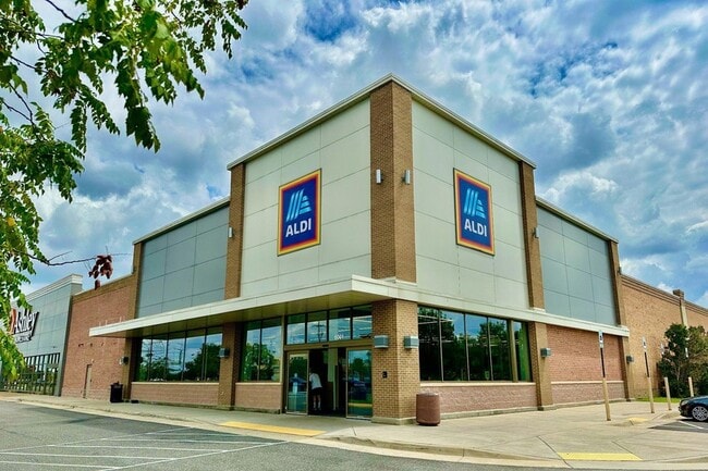 Building Photo - 6107 Wigmore Ln