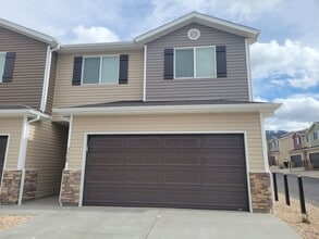 Building Photo - Cedar City 3 bed | 2 Bath | 2 Car Townhome