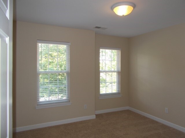 Building Photo - 5028 Shadow Pine Drive