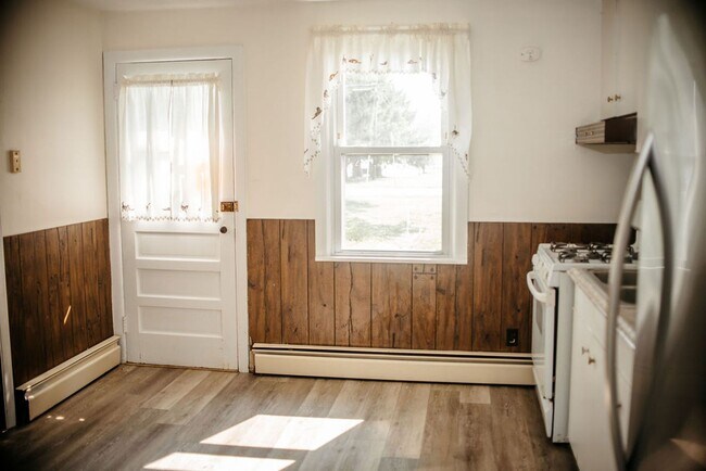 Building Photo - 1078 Kelly Dr