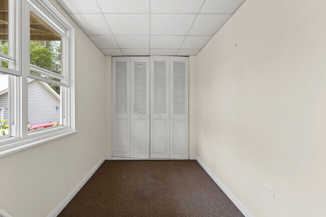 Building Photo - 3751 W Irving Park Rd