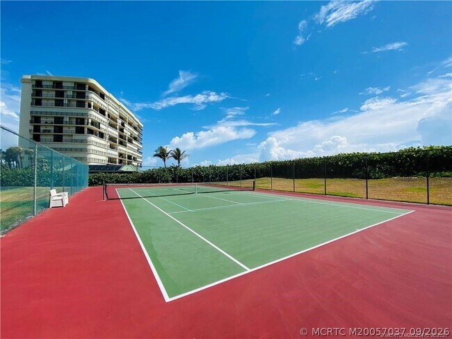 Building Photo - 10044 S Ocean Dr