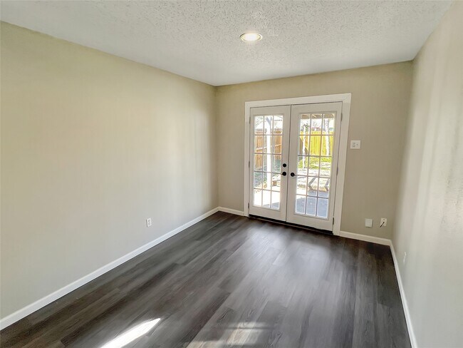 Building Photo - 15018 Cypress Green Dr
