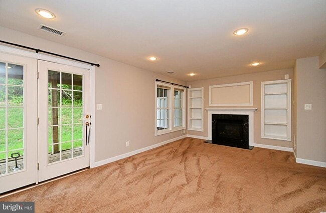 Building Photo - 2304 Lennon Ln