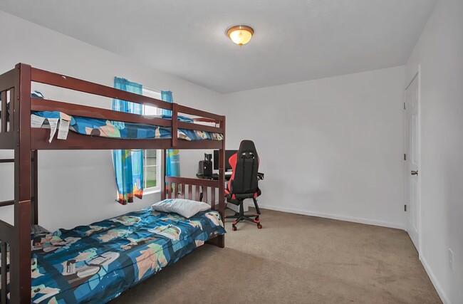 Building Photo - 1863 Country Meadows Dr