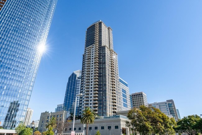 Building Photo - 700 W E St