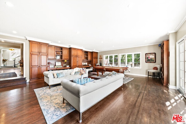 Building Photo - 401 N McCadden Pl