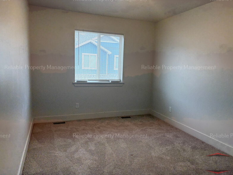 Building Photo - 140 S Emery Ln