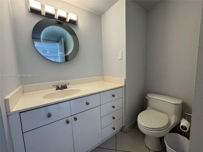 Building Photo - 18041 Biscayne Blvd