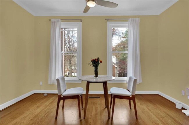 Building Photo - 7155 Roswell Rd