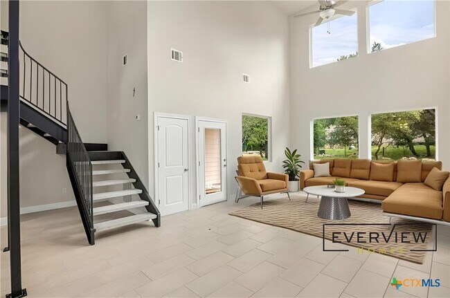 Building Photo - 529 Lone Shadow Dr
