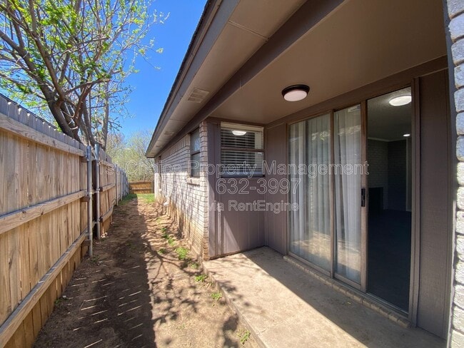 Building Photo - 6706 Crestmont Ct