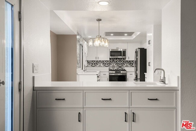 Building Photo - 6501 Bradley Pl