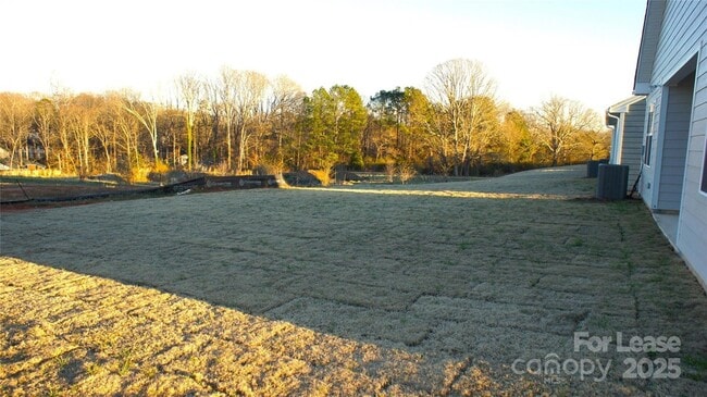 Building Photo - 107 Pampas Pl