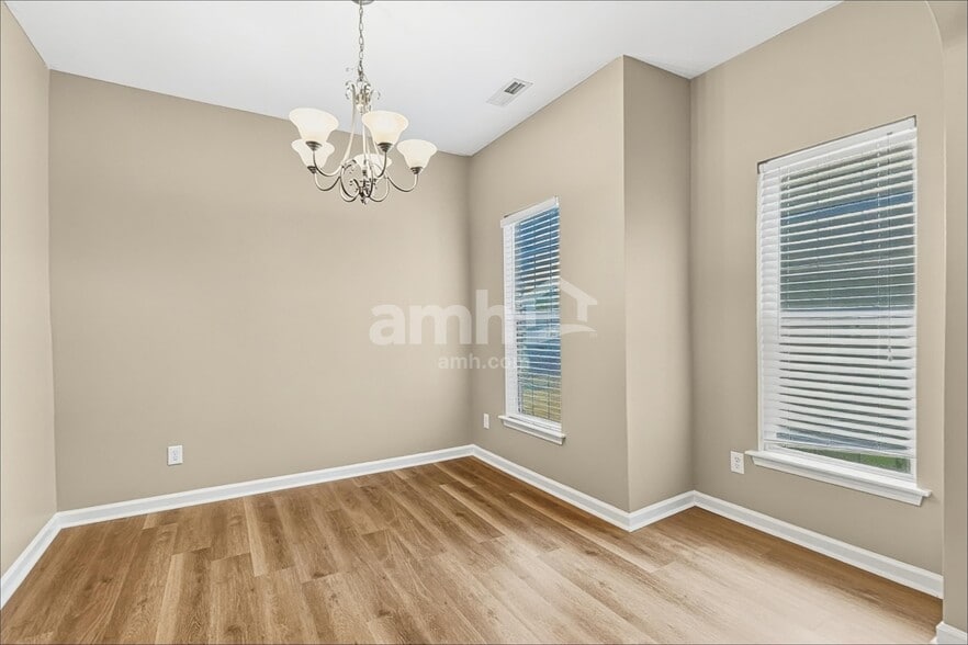Building Photo - 86 Chesterfield Ct
