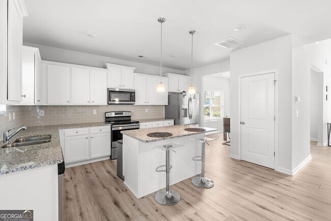 Building Photo - 100 Petunia Ct