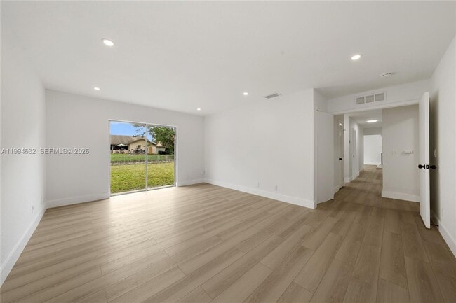 Building Photo - 7201 NW 46th Ct