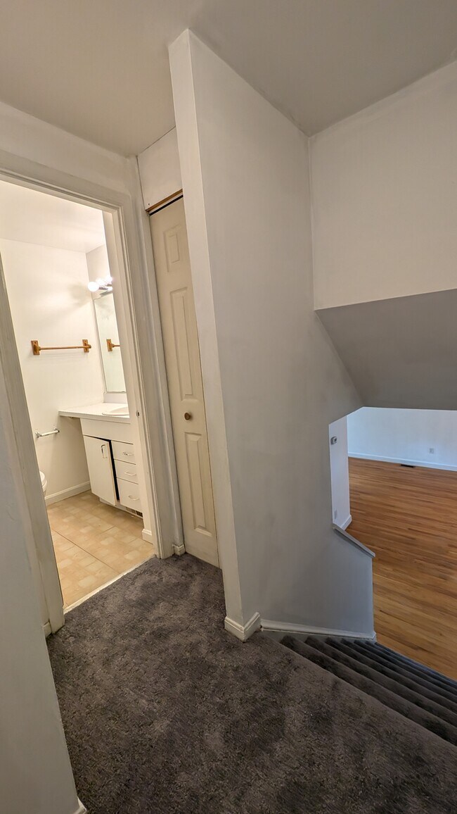 Building Photo - 12618 Pinecrest Rd