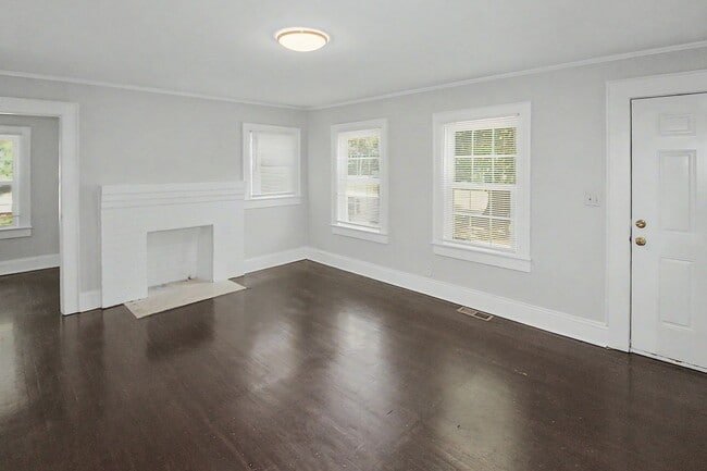 Building Photo - 4521 Hovis Rd